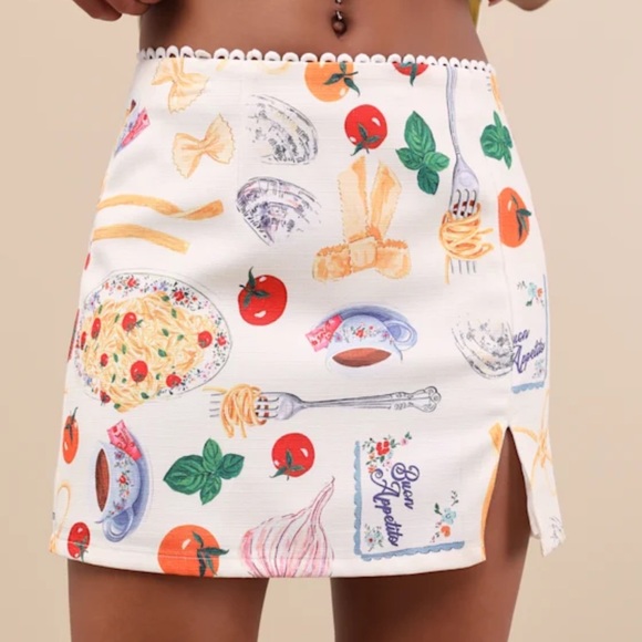 lulus patterned mini skirt - Picture 2 of 6